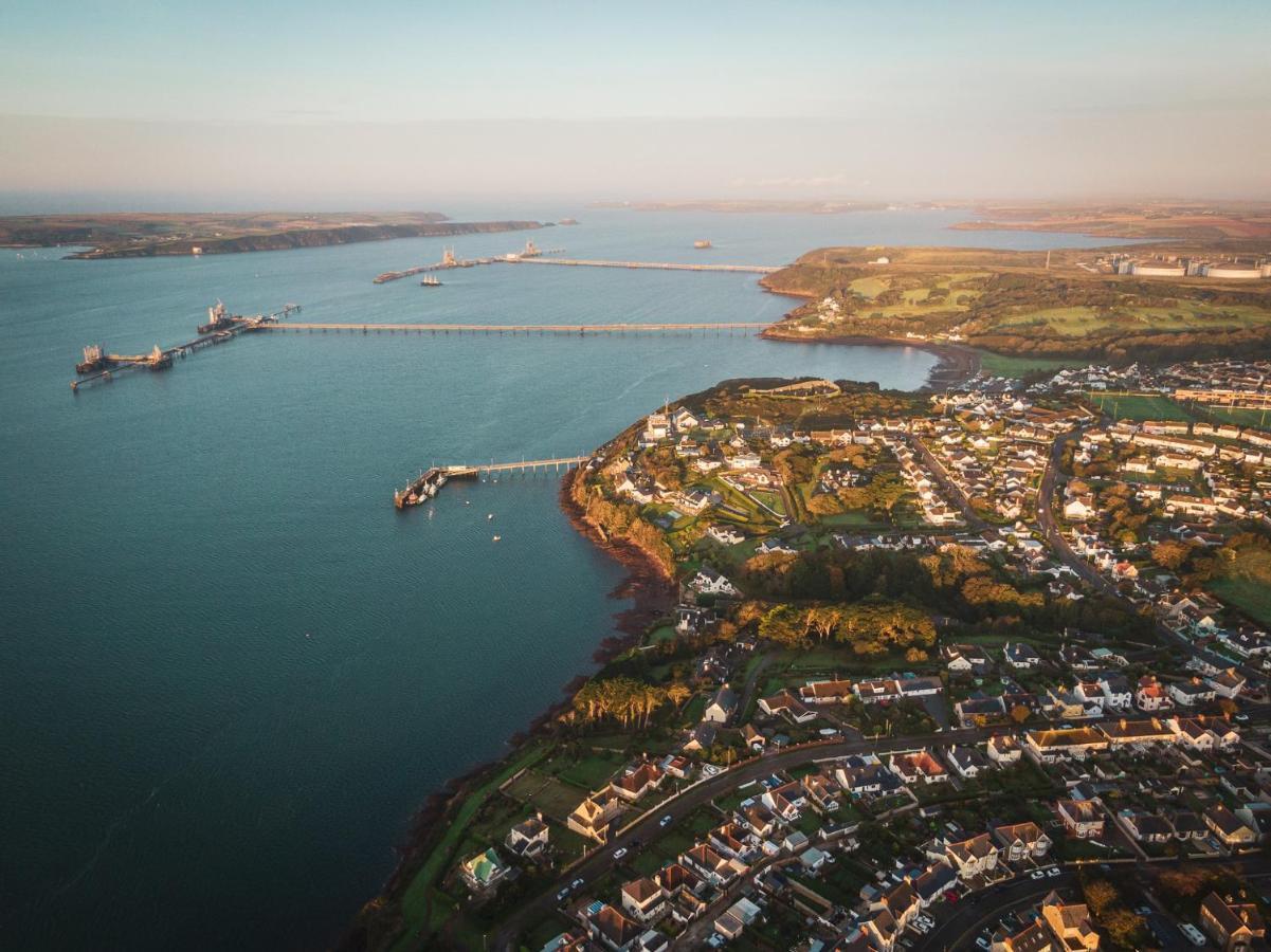 Hotel Ty Milford Waterfront Milford Haven Exterior foto